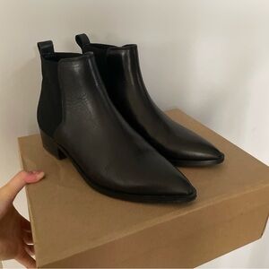 Steve Madden Jingle boots | pointy black ankle boots size 6